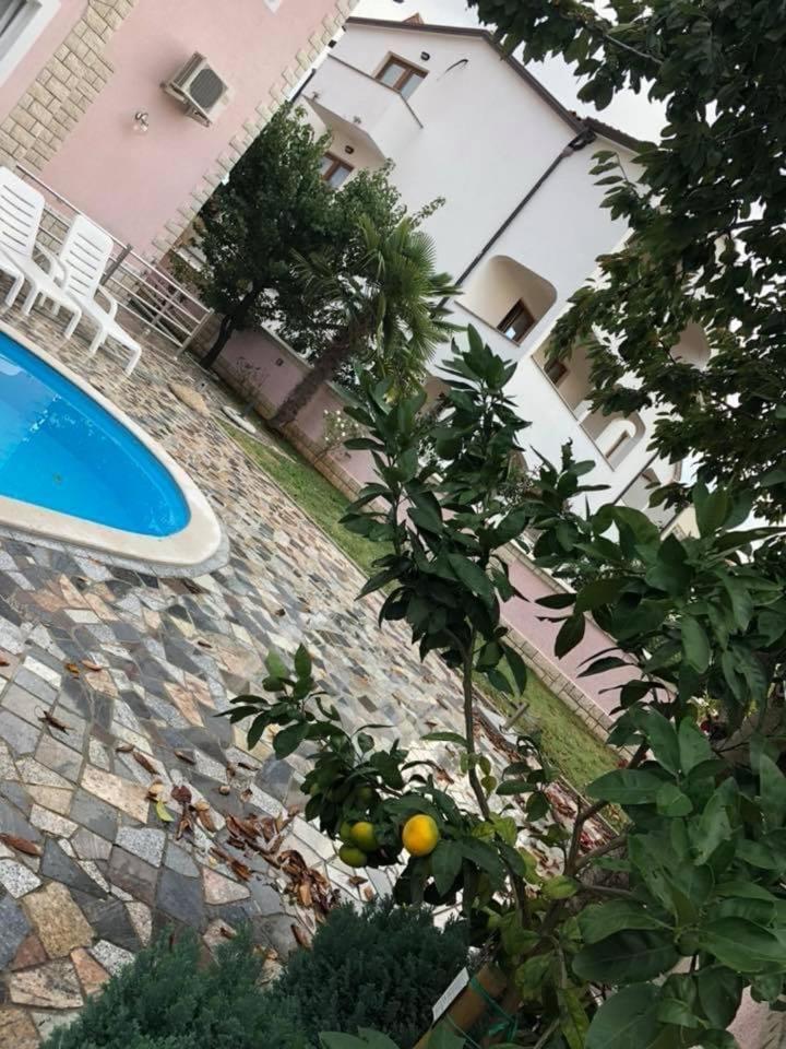 Villa Baldi -Apartmani Danny Tar-Vabriga Exterior photo