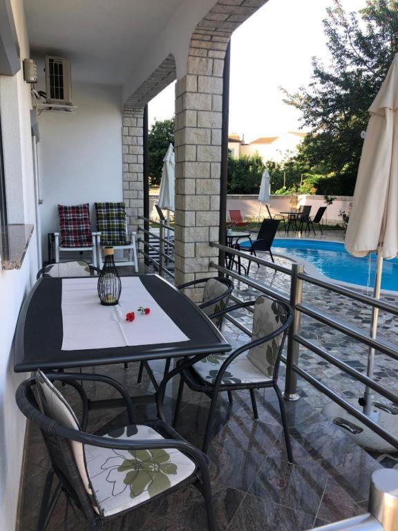 Villa Baldi -Apartmani Danny Tar-Vabriga Exterior photo