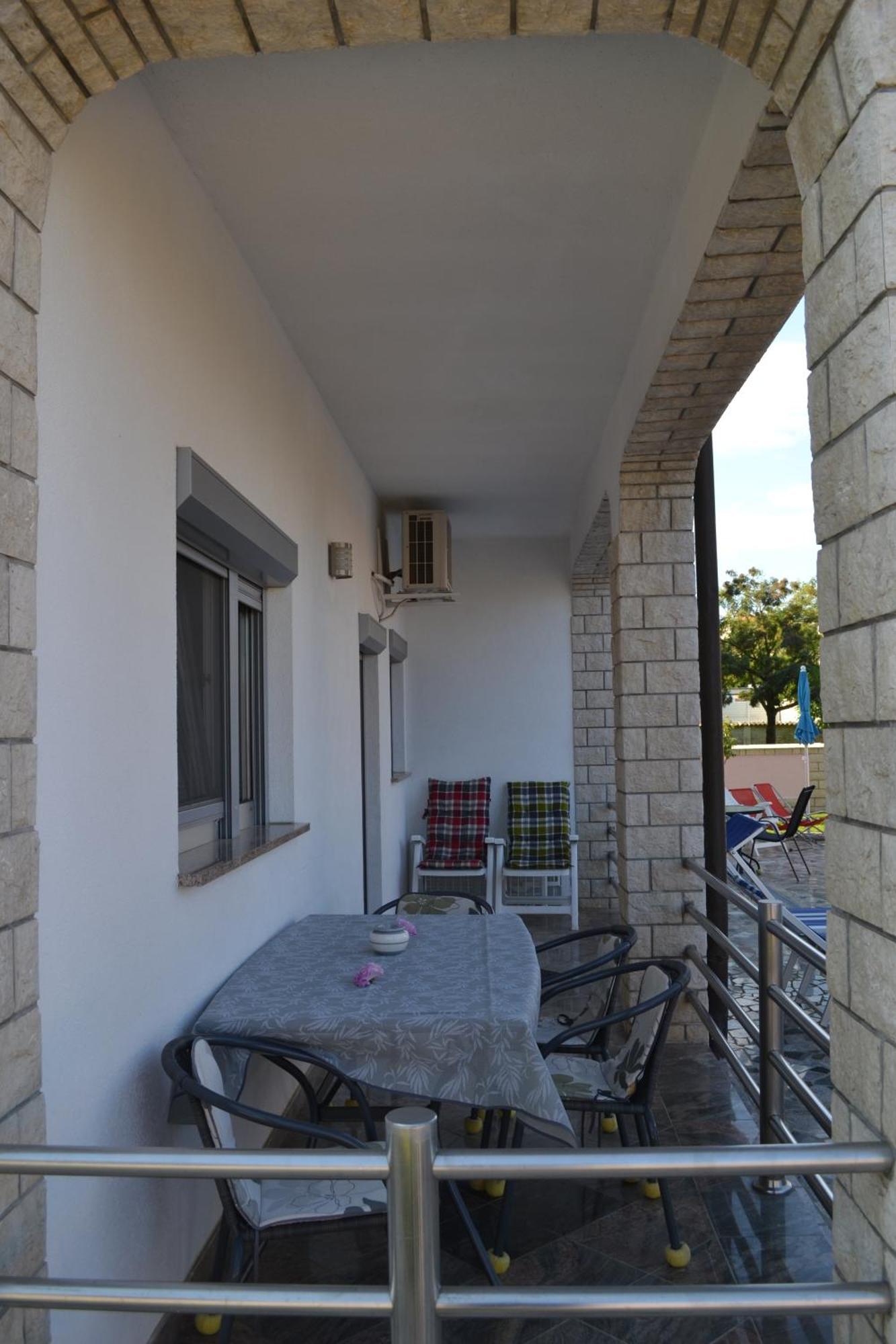 Villa Baldi -Apartmani Danny Tar-Vabriga Exterior photo